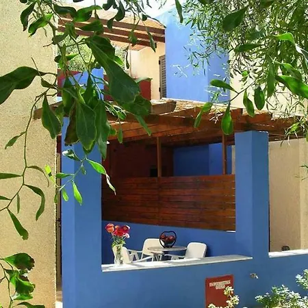 Πανσιόν Polos *